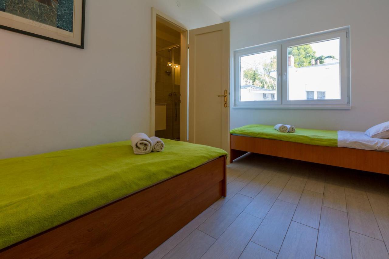 Filkovic Apartment Crikvenica Bagian luar foto